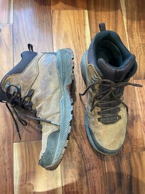 Sz 9.5 Men's Merrell Forestbound Mid Waterproof Hiking Boots